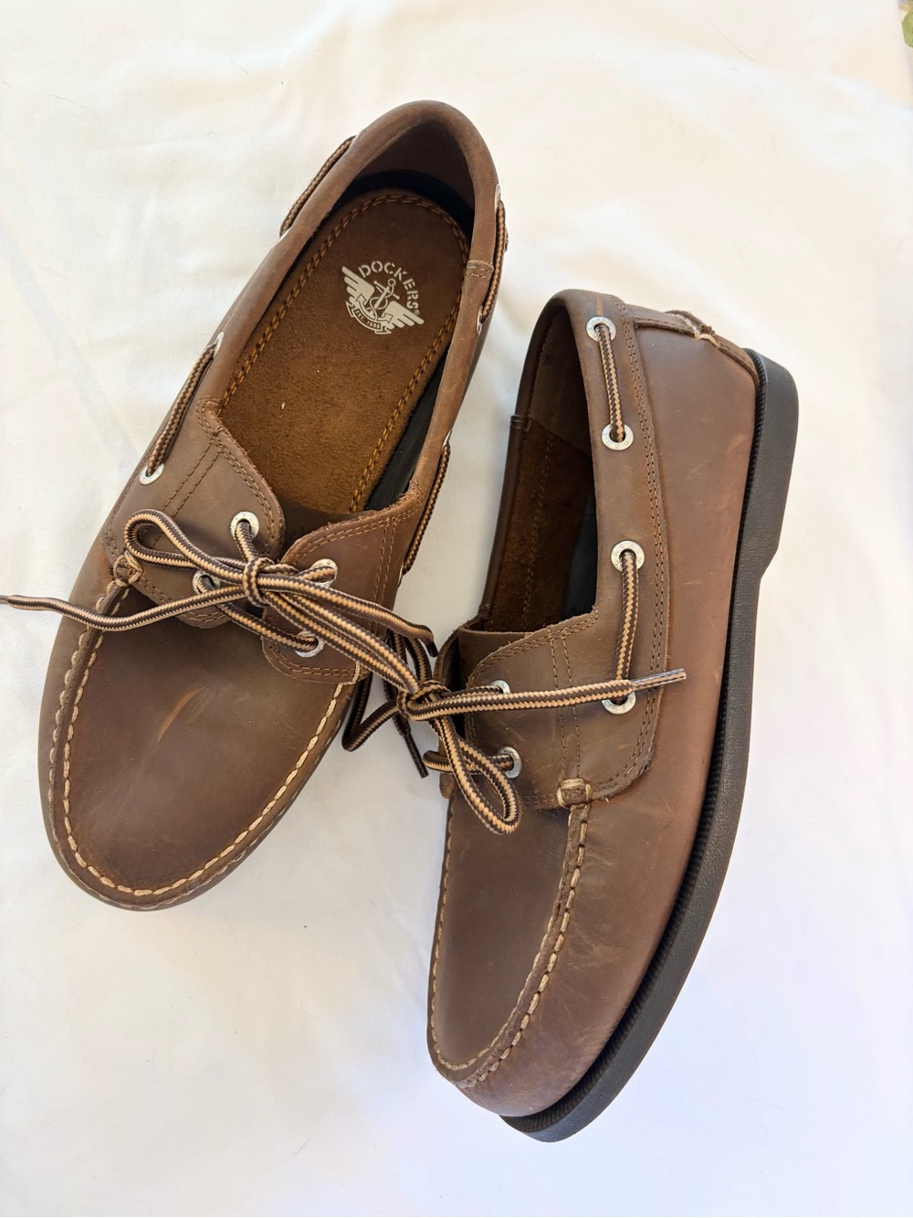 Dockers Brown Leather Men’s Boat Shoes with Lace Details